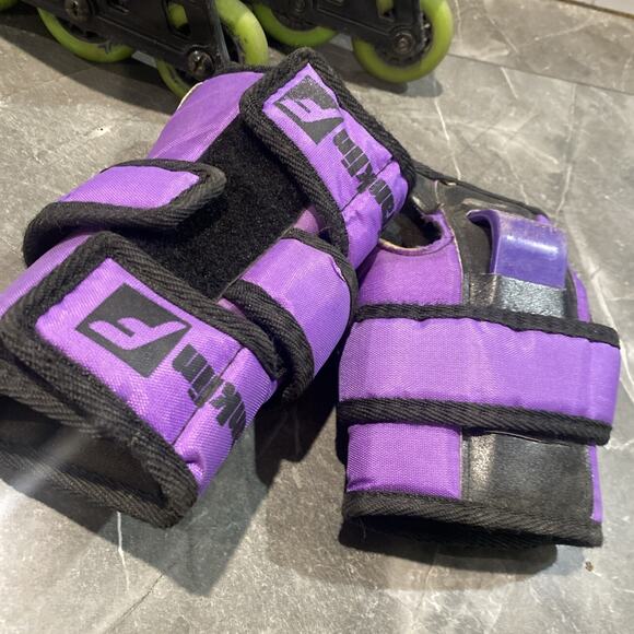 1990s Variflex City Heat XP Junior Retro Roller Skates And Safety Gear. - Picture 7 of 9